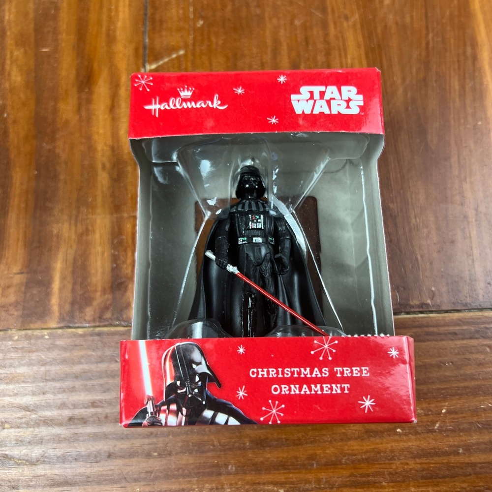 Hallmark Star Wars Darth Vader Christmas Tree Ornament Red Lightsaber 1HCM8909